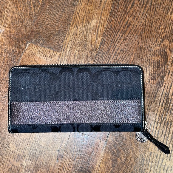 Coach Wallet - Picture 2 of 7